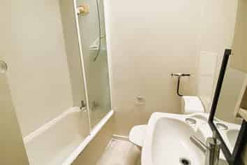  2/35 Fir Street, Waterview