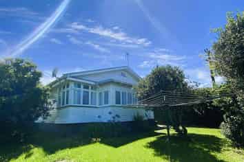  2/35 Fir Street, Waterview