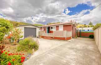 13 Golding Road, Taradale