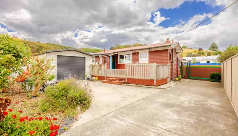 13 Golding Road, Taradale