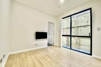 Auckland - Address withheld