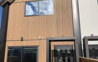 2/97 Whites Line East, Waiwhetu