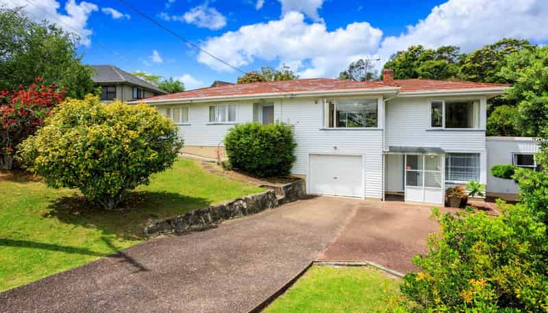 8 Radiata Lane, Chatswood