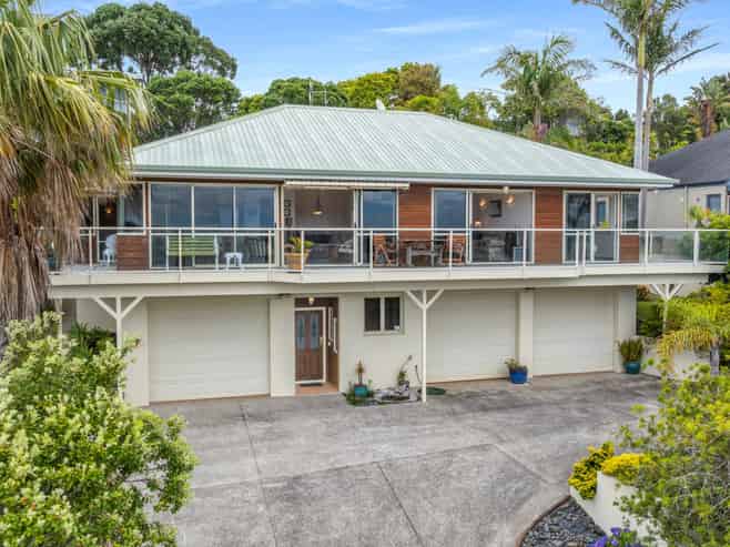 121 Pacific View Drive, Whangamata
