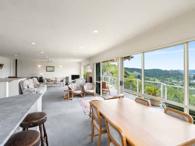 121 Pacific View Drive, Whangamata