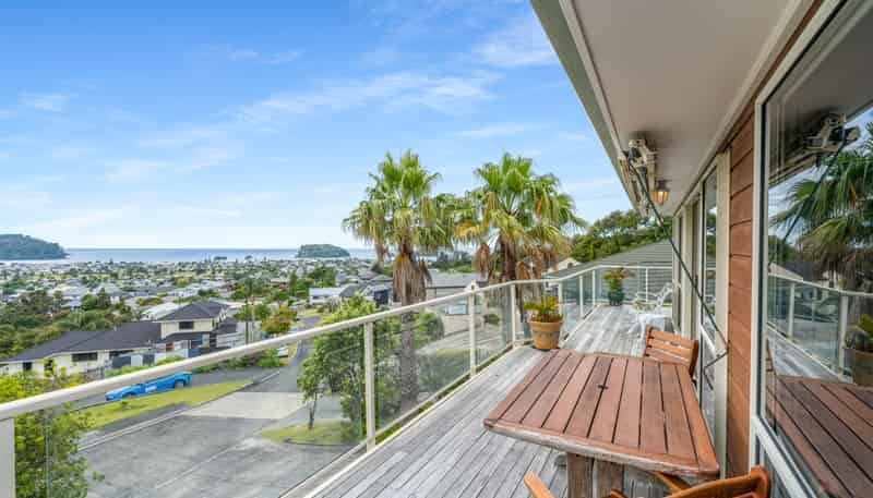 121 Pacific View Drive, Whangamata