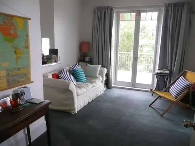 1 (upper flat) Hadfield Tce, Kelburn