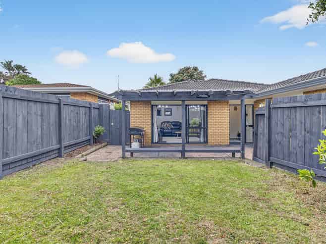 2/19 Sailfish Drive, West Harbour