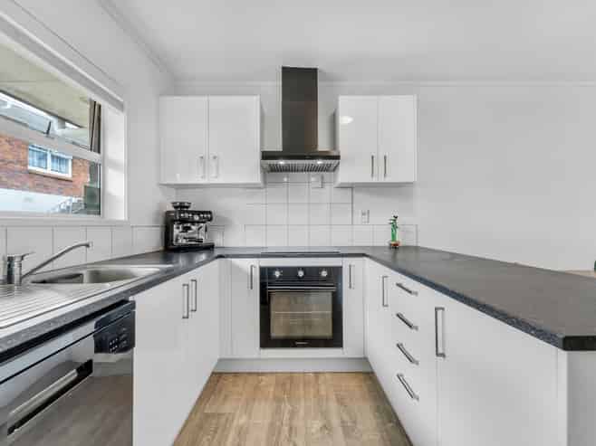 2/86 Archers Road, Glenfield