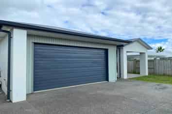 100 Palm Springs Boulevard, Papamoa