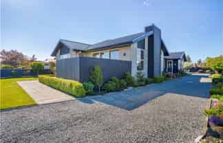 31 Dejoux Road, Winton