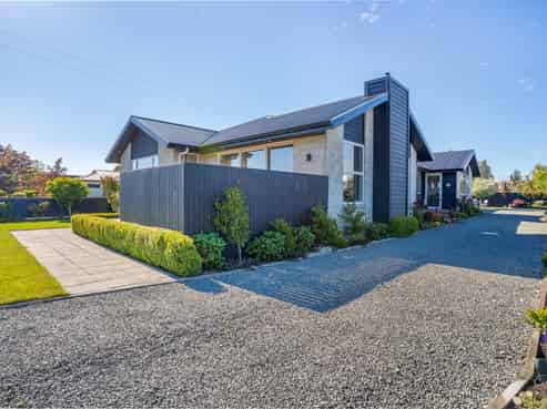 31 Dejoux Road, Winton