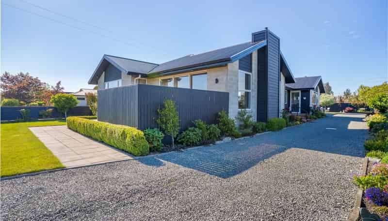 31 Dejoux Road, Winton