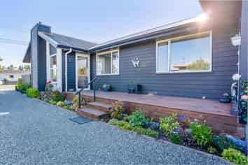 31 Dejoux Road, Winton