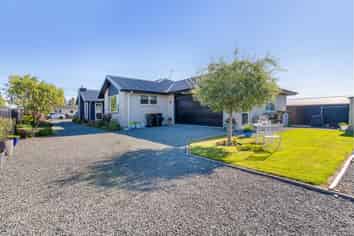 31 Dejoux Road, Winton