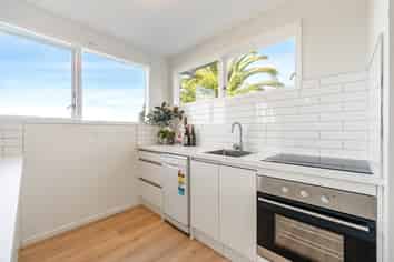 22b Acacia Avenue, Maungaraki