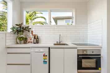 22b Acacia Avenue, Maungaraki