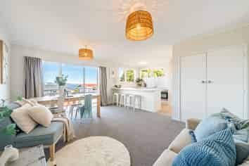 22b Acacia Avenue, Maungaraki