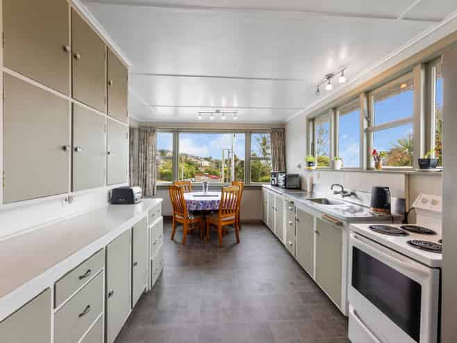 10 Thesis Street, Halfway Bush