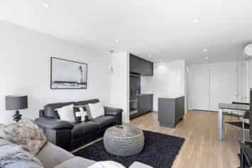 138E Holly Road, Saint Albans