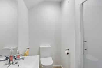 138E Holly Road, Saint Albans