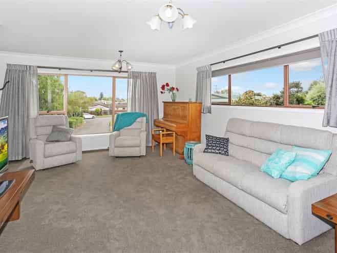 8 Ashby Place, Pukekohe