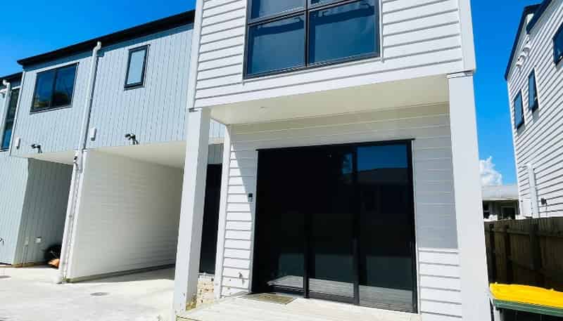 180/C Clevedon Road, Papakura