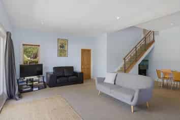 16 Knowles Street, Merivale