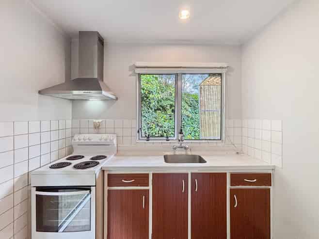 2/145 Ohariu Road, Johnsonville