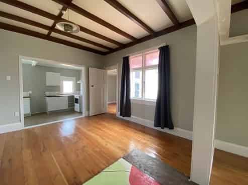 406A Avenue Road West, Hastings