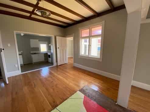 406A Avenue Road West, Hastings