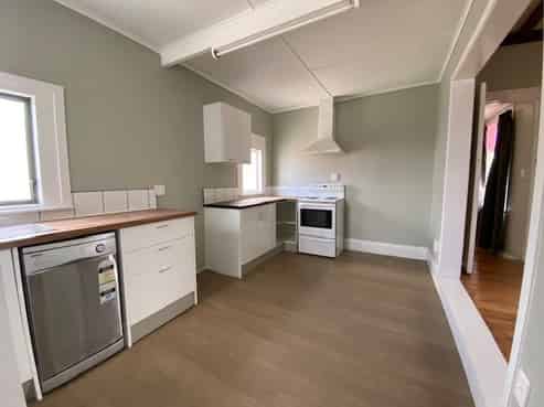 406A Avenue Road West, Hastings