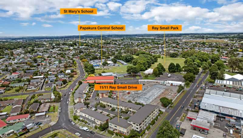 11/11 RAY SMALL DRIVE, Papakura
