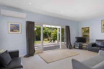 16 Knowles Street, Merivale