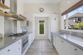 16 Knowles Street, Merivale