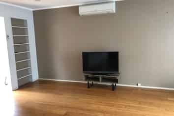 1/77 Tiraumea Drive, Pakuranga