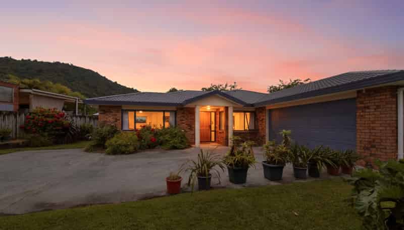 42 Paul Street, Pukehangi