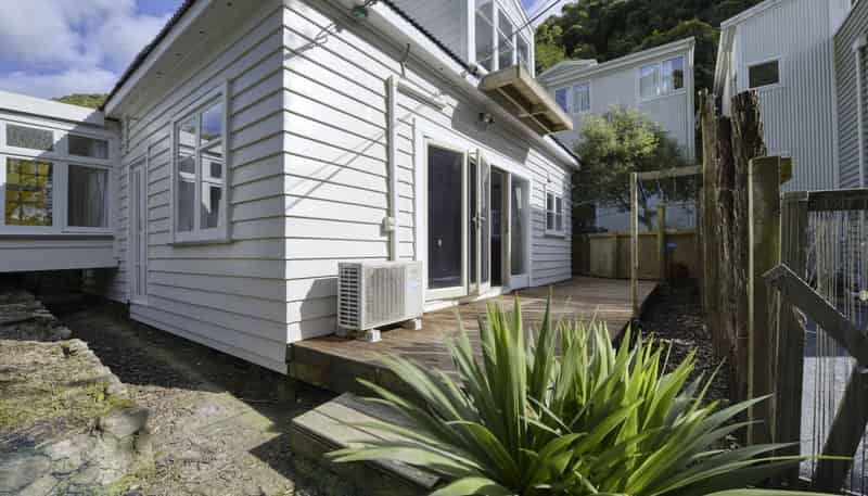 100 Holloway Road, Aro Valley