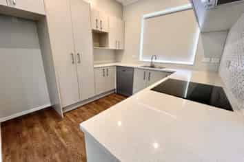 24 Whale Road, Mount Wellington