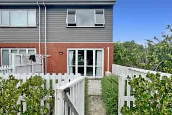 24 Whale Road, Mount Wellington