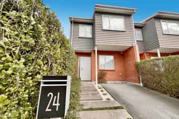 24 Whale Road, Mount Wellington