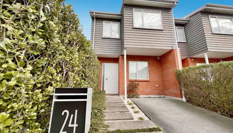 24 Whale Road, Mount Wellington