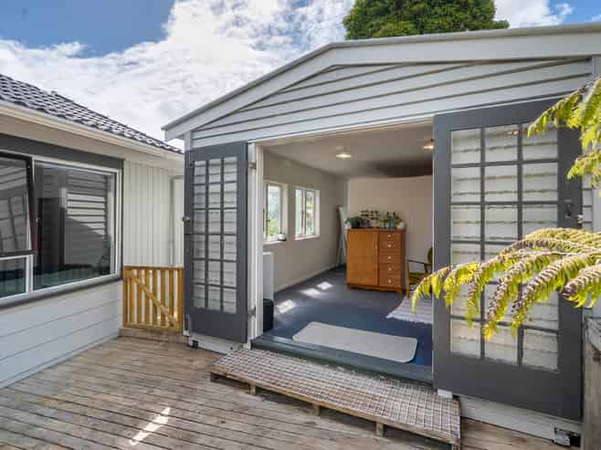 4 Spinella Drive, Bayview