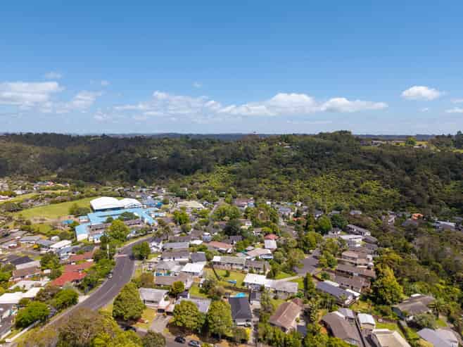 4 Spinella Drive, Bayview