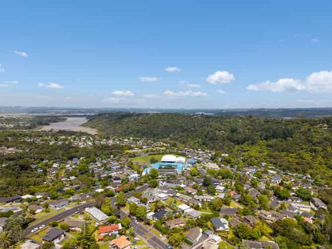 4 Spinella Drive, Bayview
