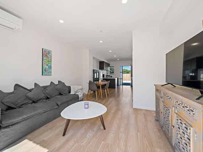 17 Waru Lane, Te Atatu Peninsula