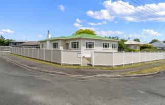 40 Bledisloe Avenue, STOKE