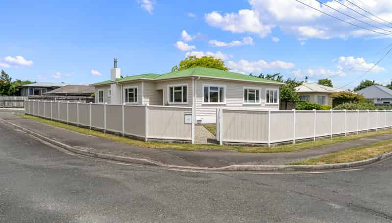 40 Bledisloe Avenue, STOKE