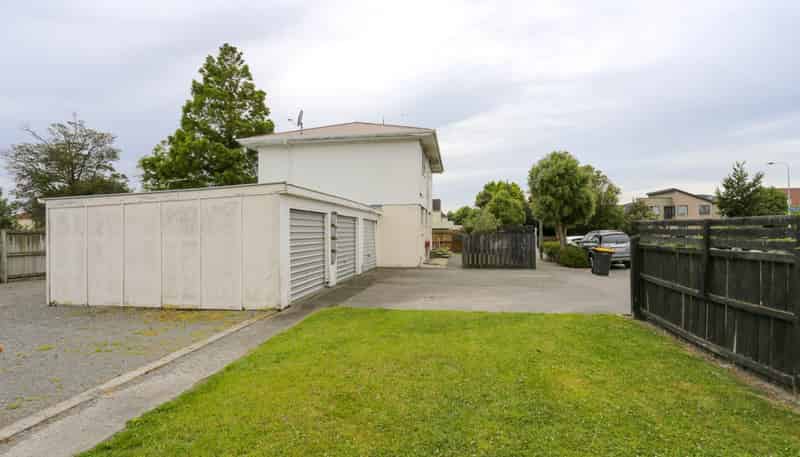 2/2 Peverel Street, Riccarton