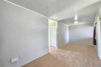 2/566 Great South Road, Manukau